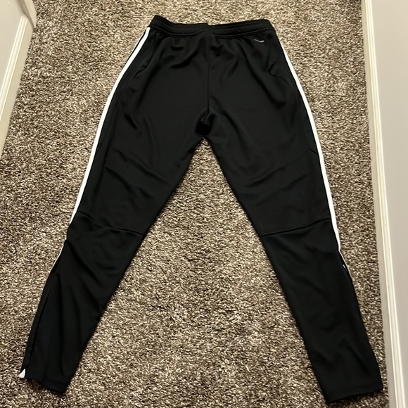 Joggers - Picture 3 of 4